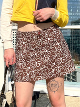 Load image into Gallery viewer, 1990s Daisy Mod Skirt
